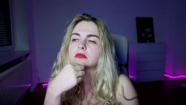 EvaKraz online show from April 2026 06:10:01 PM