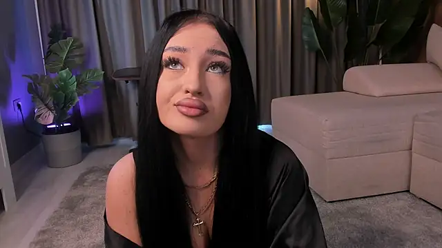 EmeraldKat online show from April 2026 02:38:01 PM