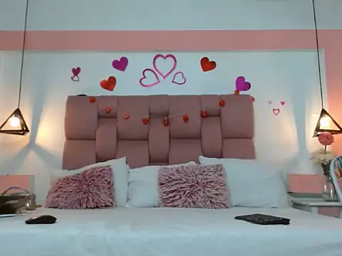 Keilafoxx18 online show from April 2026 03:04:02 PM