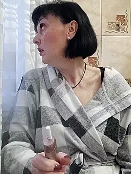 HelgaDennis online show from April 2026 04:15:01 PM