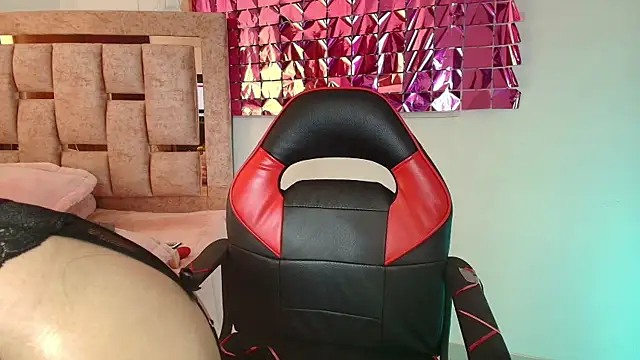 Dannie   online show from April 2026 04:33:01 PM