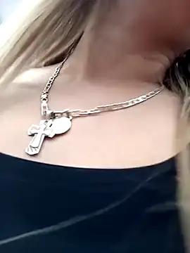 alanna6950 online show from April 2026 07:51:01 PM