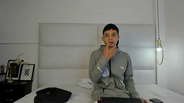 your d0ll1 online show from April 2026 12:25:01 PM