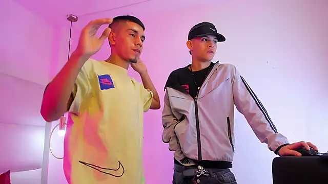 your d0ll1 online show from April 2026 01:01:02 PM