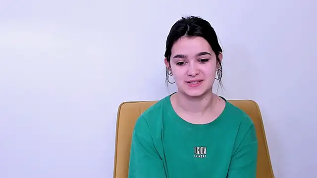 LuciKardos online show from March 2026 07:57:01 AM