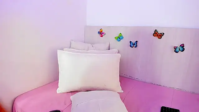 Snapshot of LindaCatalina_ chatting on July 2026 01:16:01 PM LindaCatalina online show from July 2026 01:16:01 PM
