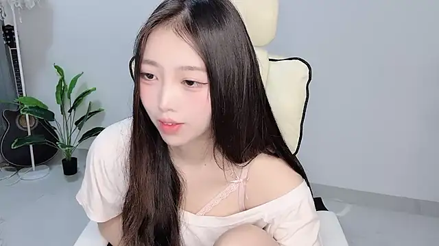 Yukiy8877 online show from April 2026 10:13:01 AM