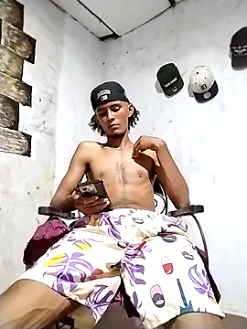 spittermasterpig1 online show from April 2026 03:20:02 AM