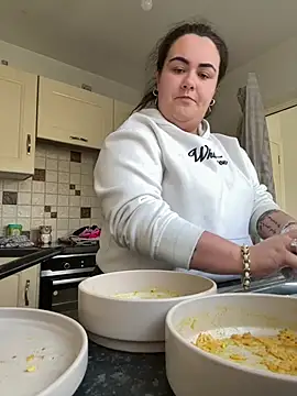 Khloeross online show from May 2026 12:13:02 PM