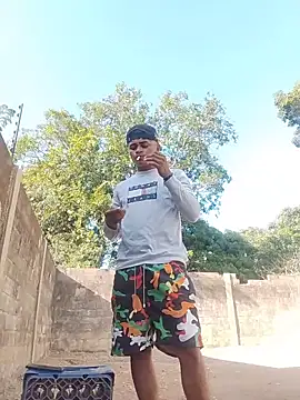 HOTRAINYGOLDEN online show from April 2026 08:40:01 PM