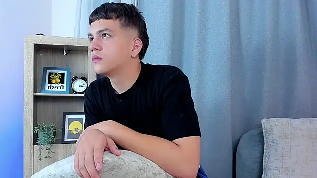 dennis hills online show from March 2026 12:28:01 PM