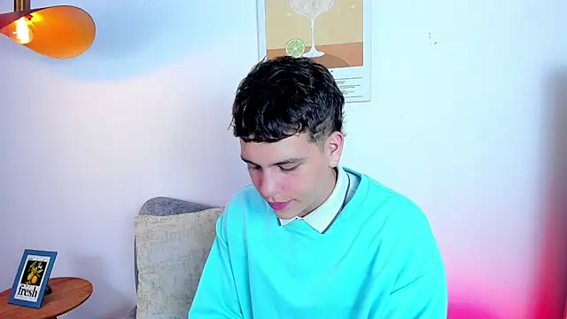 dennis hills online show from April 2026 12:38:01 PM