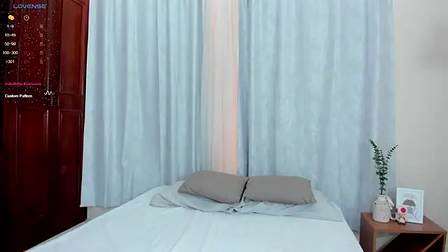 dennis hills online show from April 2026 08:03:01 PM