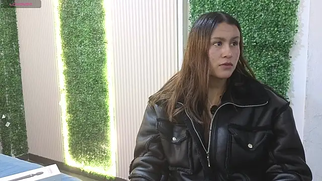 sara blue13 online show from April 2026 01:05:02 PM