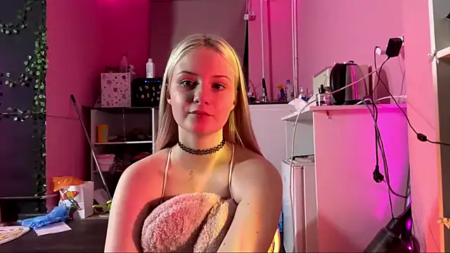 LiziSweet online show from April 2026 08:11:02 PM