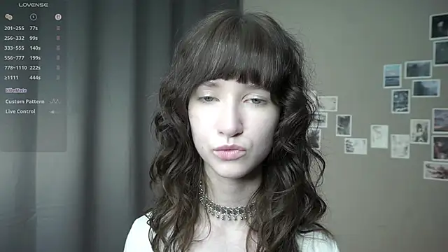 DellaLeck online show from April 2026 08:14:01 PM