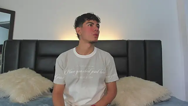 Duolust2 online show from April 2026 07:28:01 PM