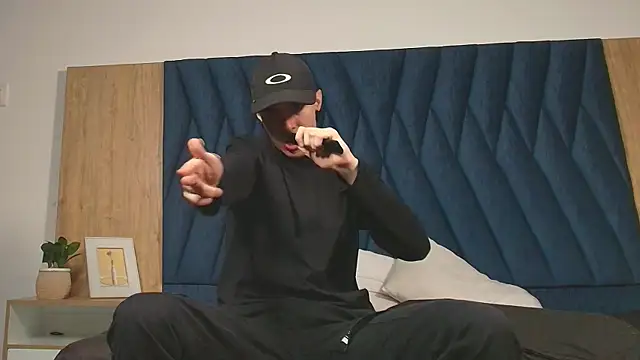 lio     online show from April 2026 03:23:01 AM