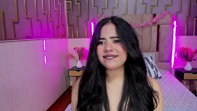 nesli hann online show from April 2026 08:32:01 PM