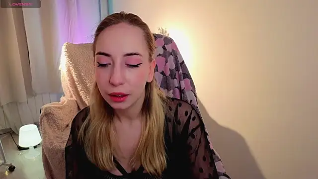 ShadowSparkle online show from April 2026 10:47:01 PM