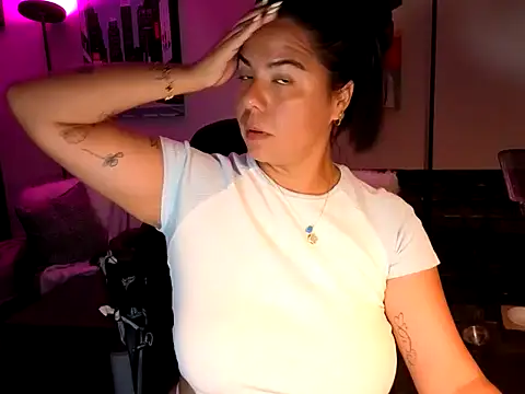 HannaJonns online show from April 2026 07:45:01 AM