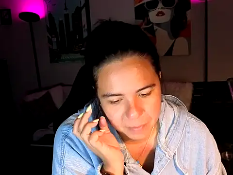 HannaJonns online show from April 2026 04:01:01 AM