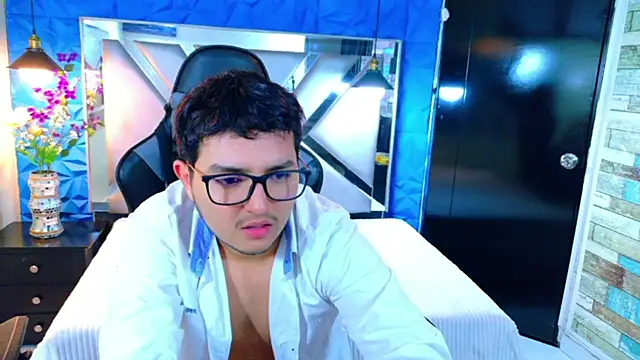 Oliver Jamees online show from April 2026 11:55:01 AM