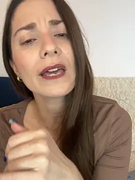 natashakinski online show from April 2026 06:42:02 PM