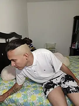 BombomAndAxel online show from April 2026 04:01:01 AM