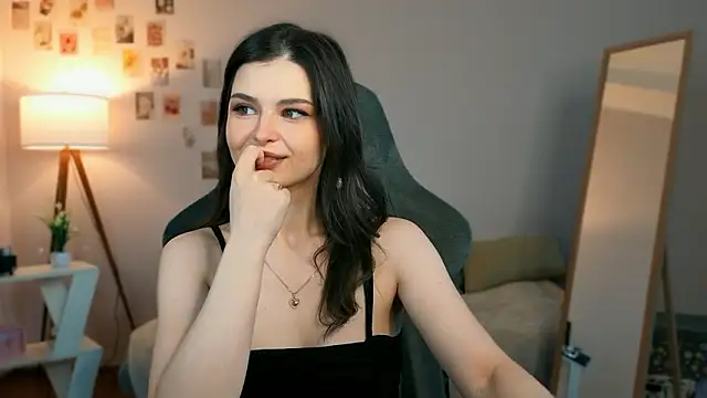 rebbekkakowalski online show from March 2026 03:19:02 AM