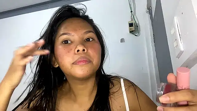 CorrinaThach online show from April 2026 02:04:02 PM