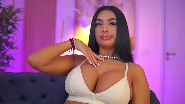 LatinaMorene online show from April 2026 09:39:33 PM