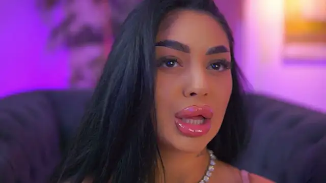 LatinaMorene online show from April 2026 07:07:02 PM