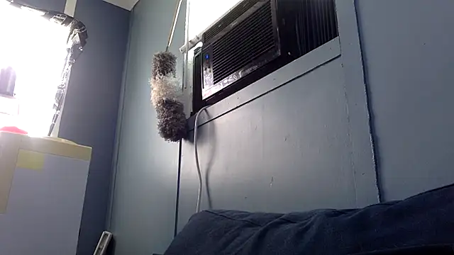 BWCloverboyy online show from March 2026 06:14:02 PM