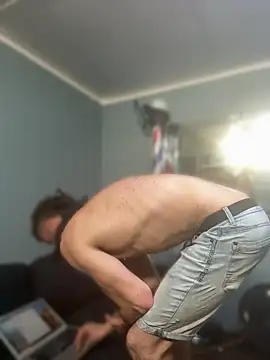 BWCloverboyy online show from April 2026 08:31:02 AM