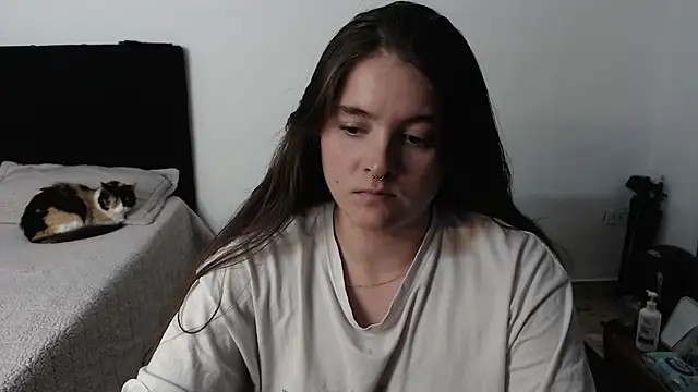 Queen Val369 online show from April 2026 02:05:01 AM