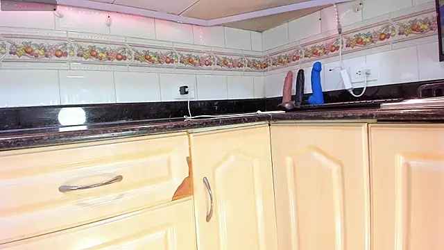 SophiaRivera18 online show from April 2026 09:39:33 PM