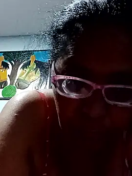 Snapshot of sexymomsn chatting on May 2026 02:19:01 AM sexymomsn online show from May 2026 02:19:01 AM