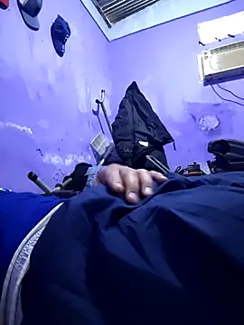 eduardo232345 online show from April 2026 01:52:02 PM