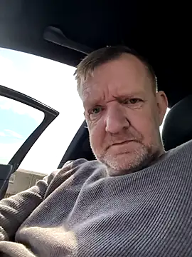 Notiesfuk online show from April 2026 12:10:01 PM