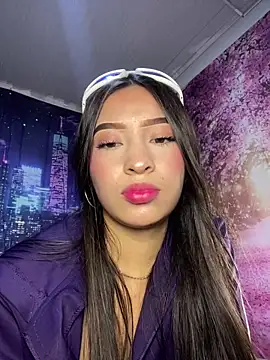 Itze Mua online show from March 2026 04:01:01 AM