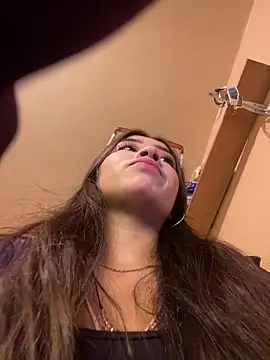 Itze Mua online show from April 2026 10:57:01 AM