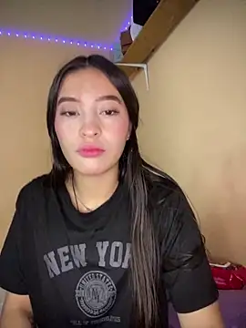 Itze Mua online show from April 2026 11:06:01 AM