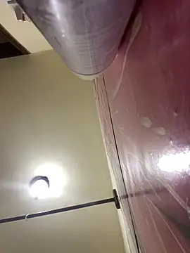 Itze Mua online show from April 2026 10:56:02 PM