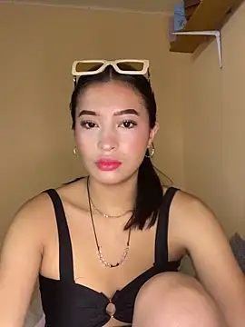 Itze Mua online show from April 2026 10:58:01 AM