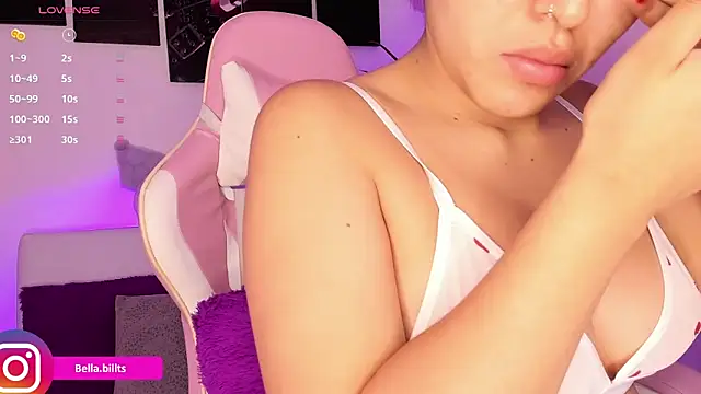 Snapshot of Isabellabills chatting on April 2026 01:02:02 PM Isabellabills online show from April 2026 01:02:02 PM
