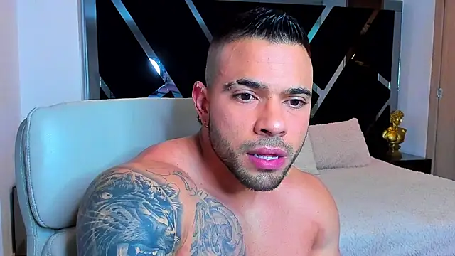 Raytorres online show from April 2026 12:04:01 AM