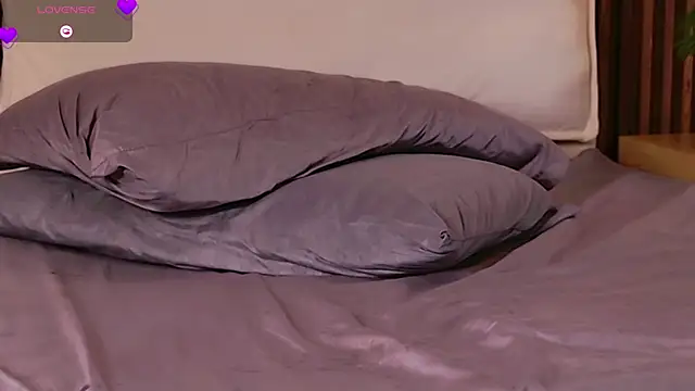 ElenaJamess online show from April 2026 07:07:02 PM