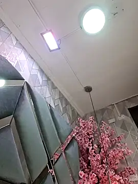 canela2010 online show from April 2026 05:17:01 PM