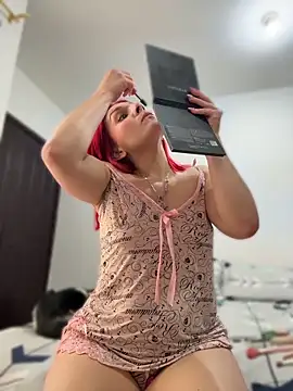 Amelie-RedHoney online show from April 2026 07:30:01 PM